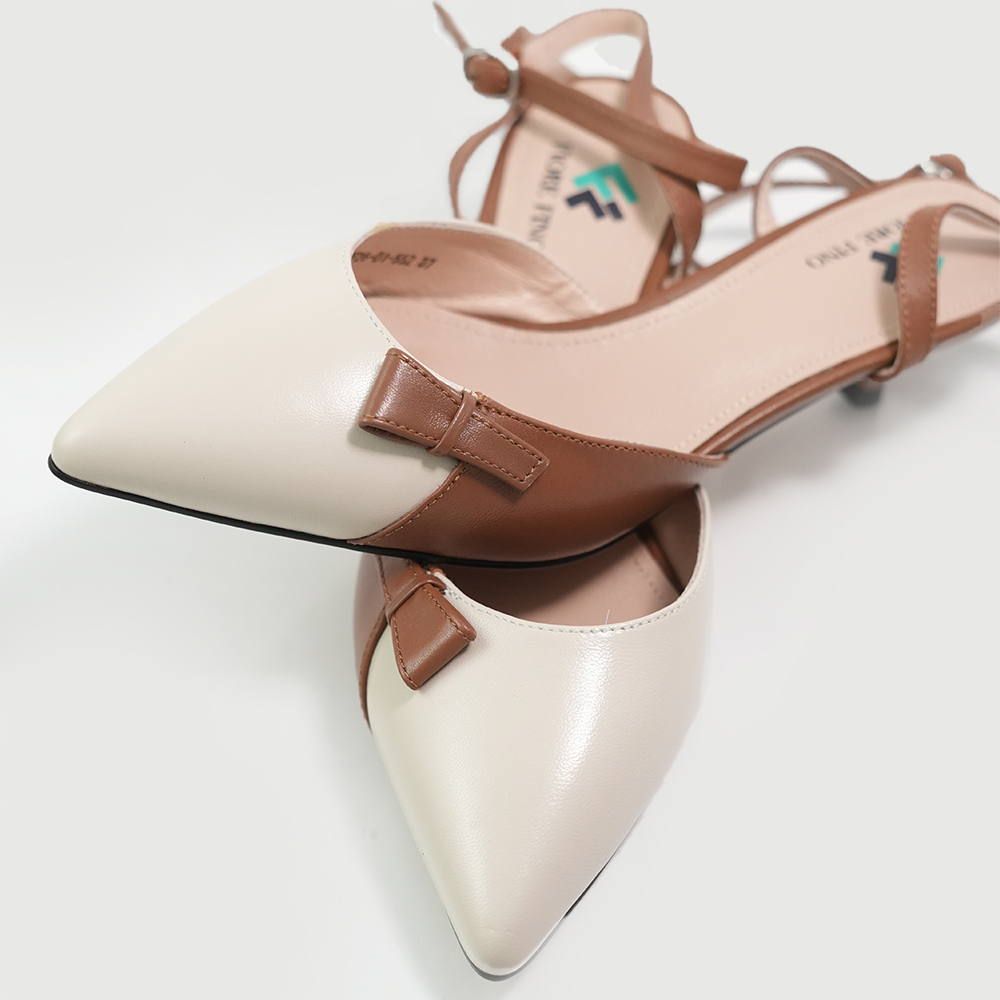 PANTOFI DECUPATI FIORE FINO