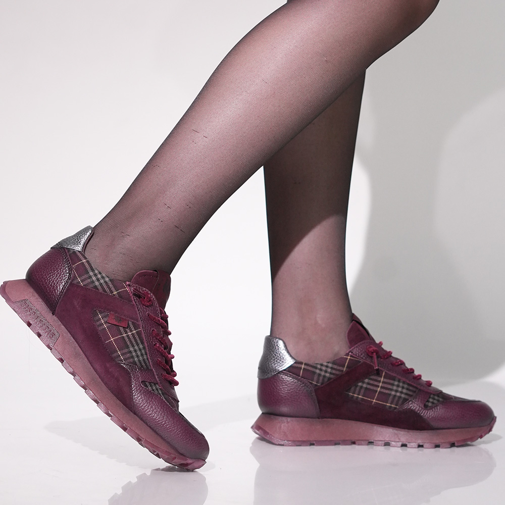  SNEAKERS HISPANITAS