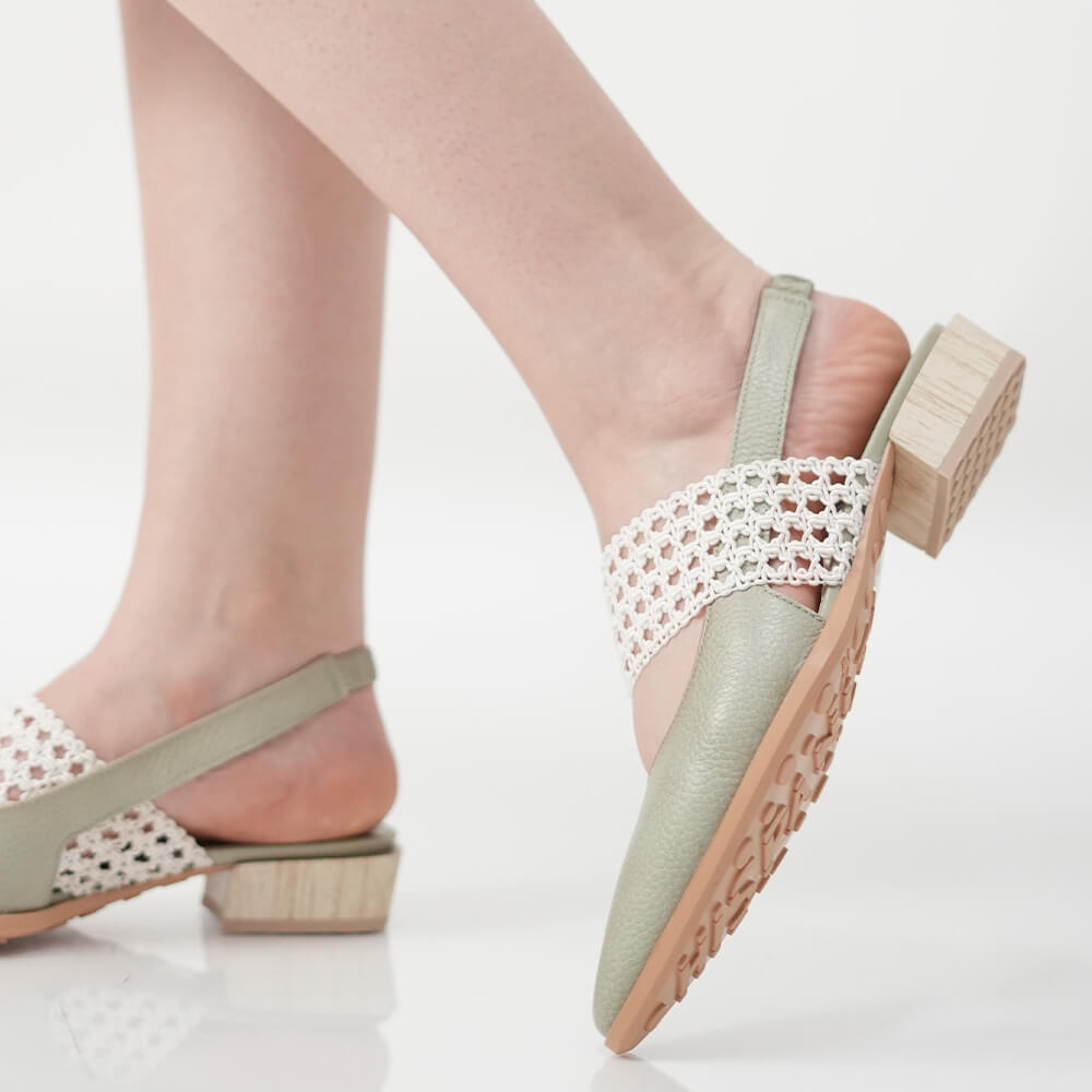 PANTOFI DECUPATI HISPANITAS